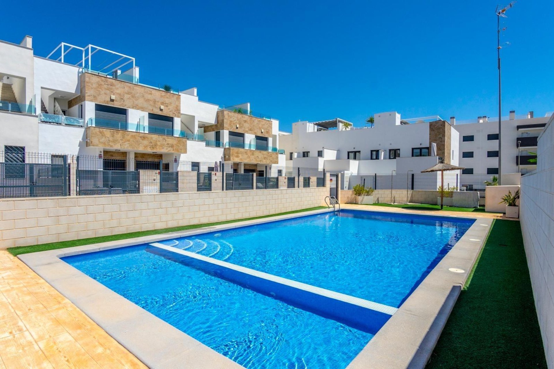Revente - Town House -
Villamartin - Orihuela Costa