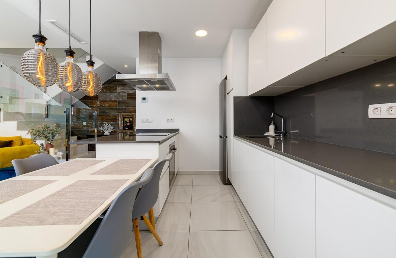 Revente - Town House -
Villamartin - Orihuela Costa