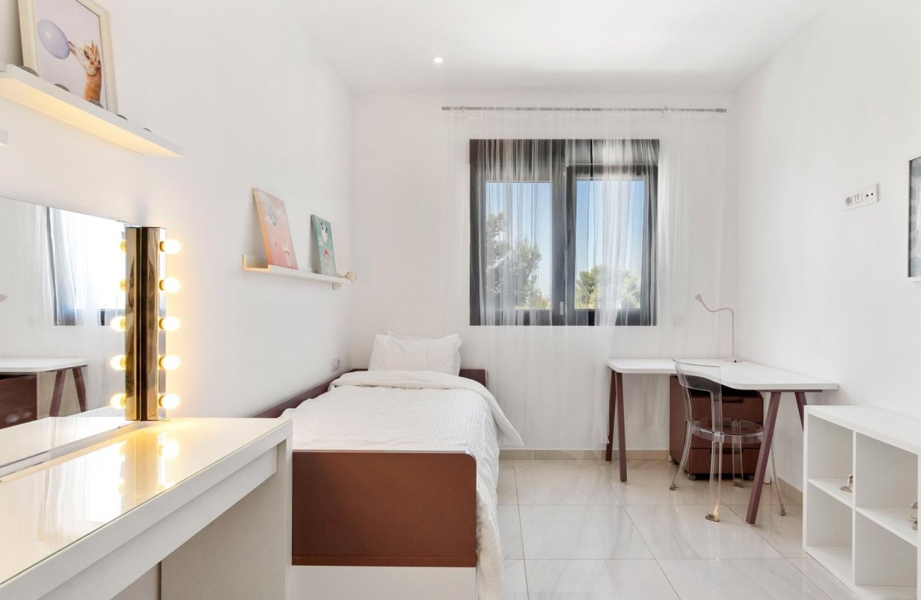 Revente - Town House -
Villamartin - Orihuela Costa
