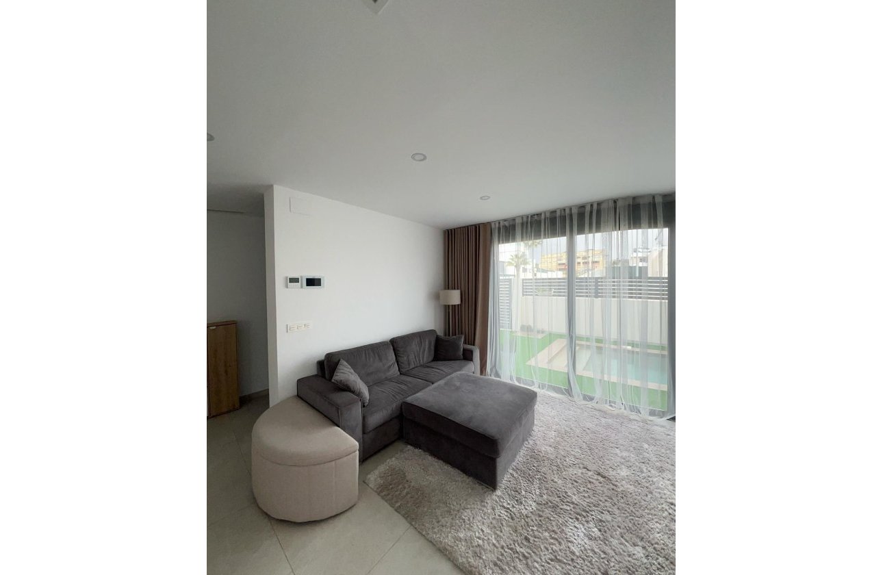 Revente - Villa -
Benijofar