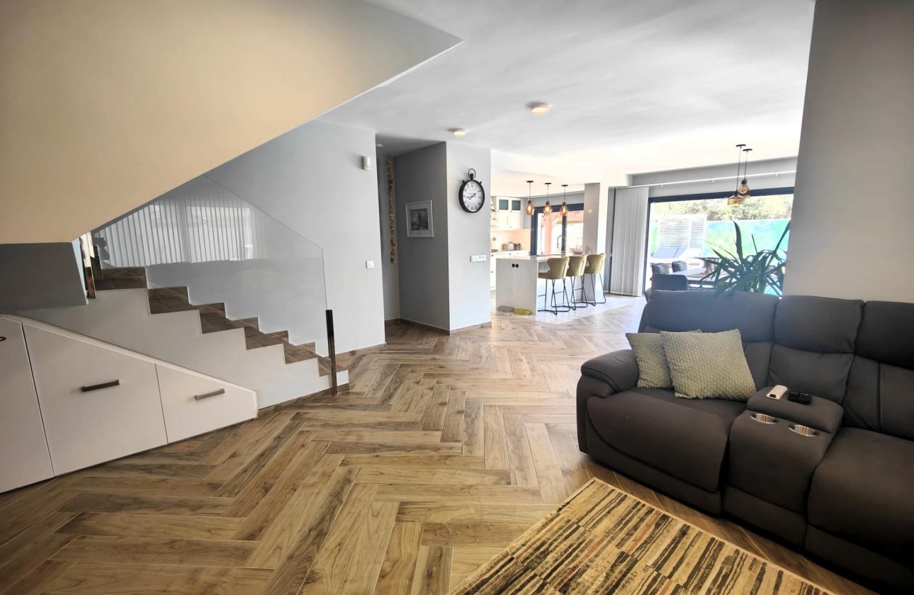 Revente - Villa -
Cabo Roig - Costa Blanca