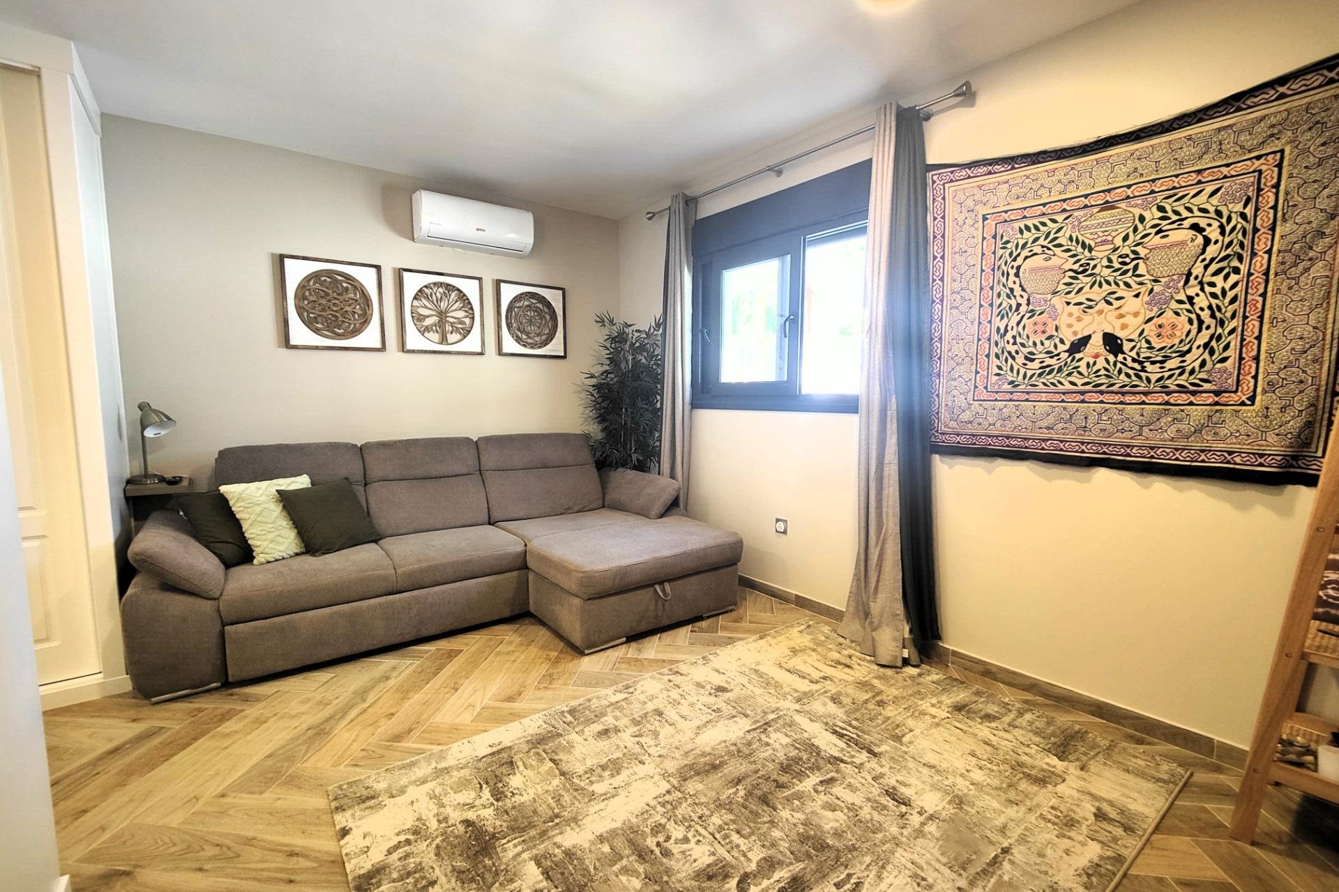 Revente - Villa -
Cabo Roig - Costa Blanca