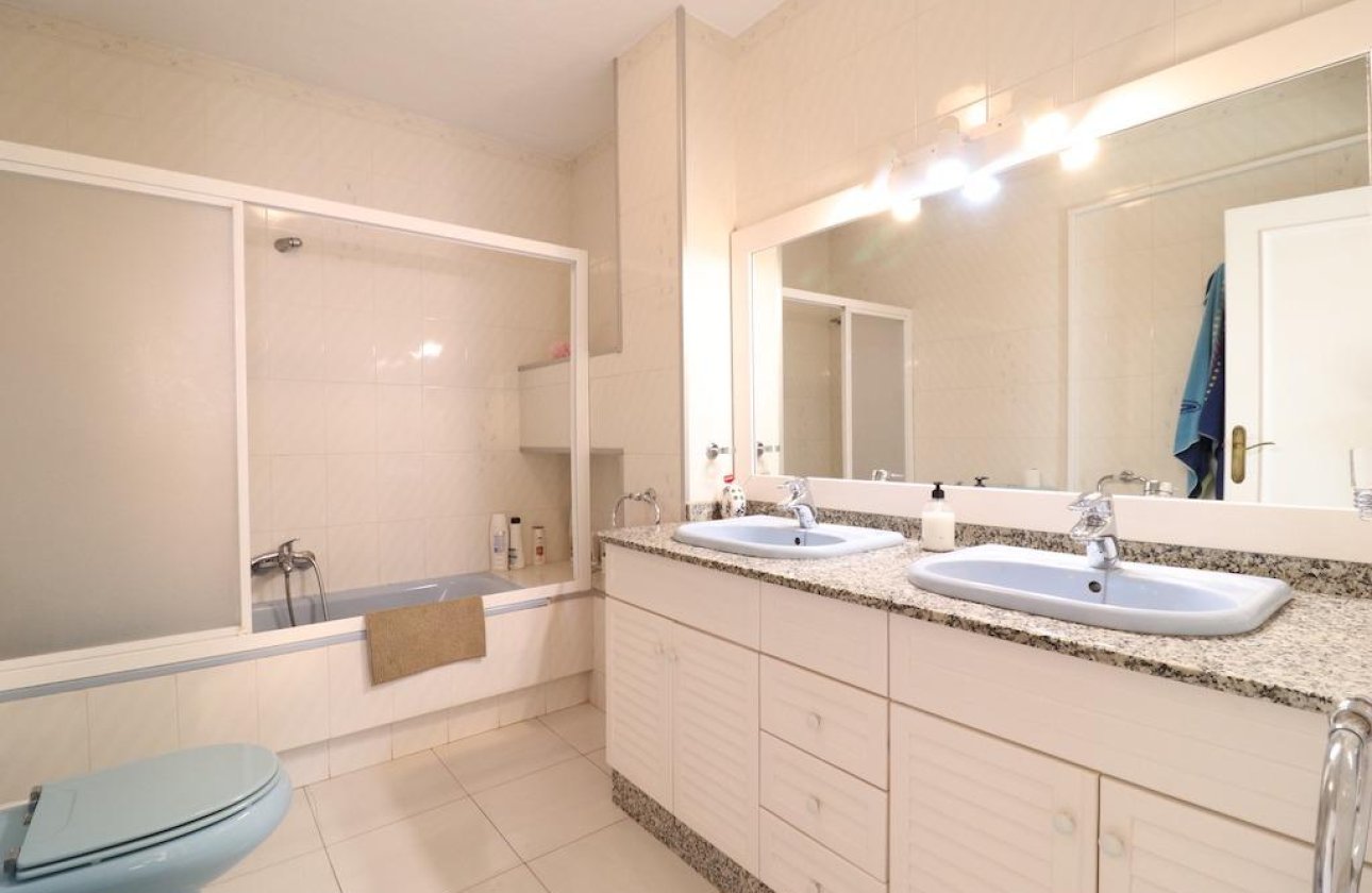 Revente - Villa -
Cabo Roig - Costa Blanca