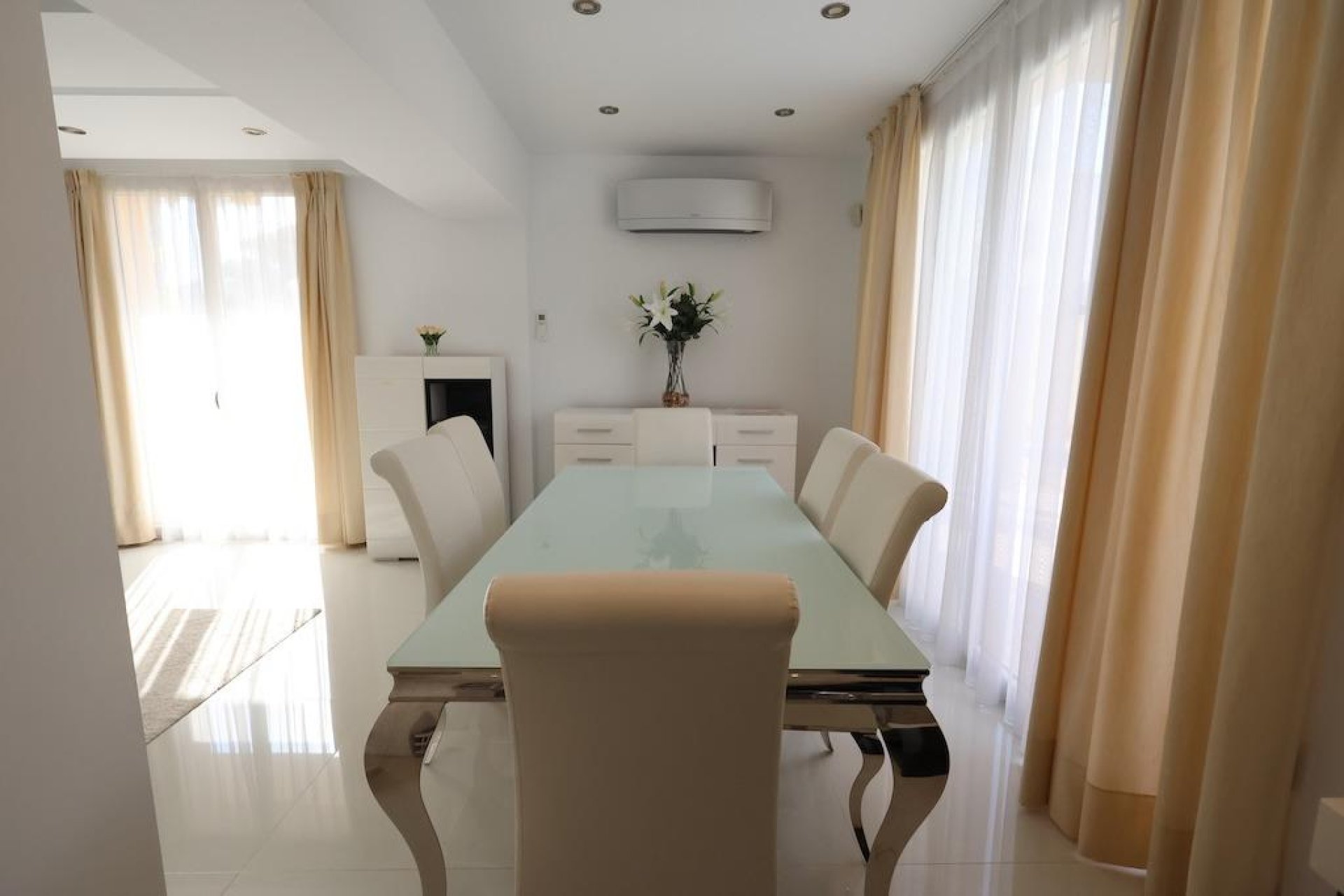 Revente - Villa -
Cabo Roig - Costa Blanca