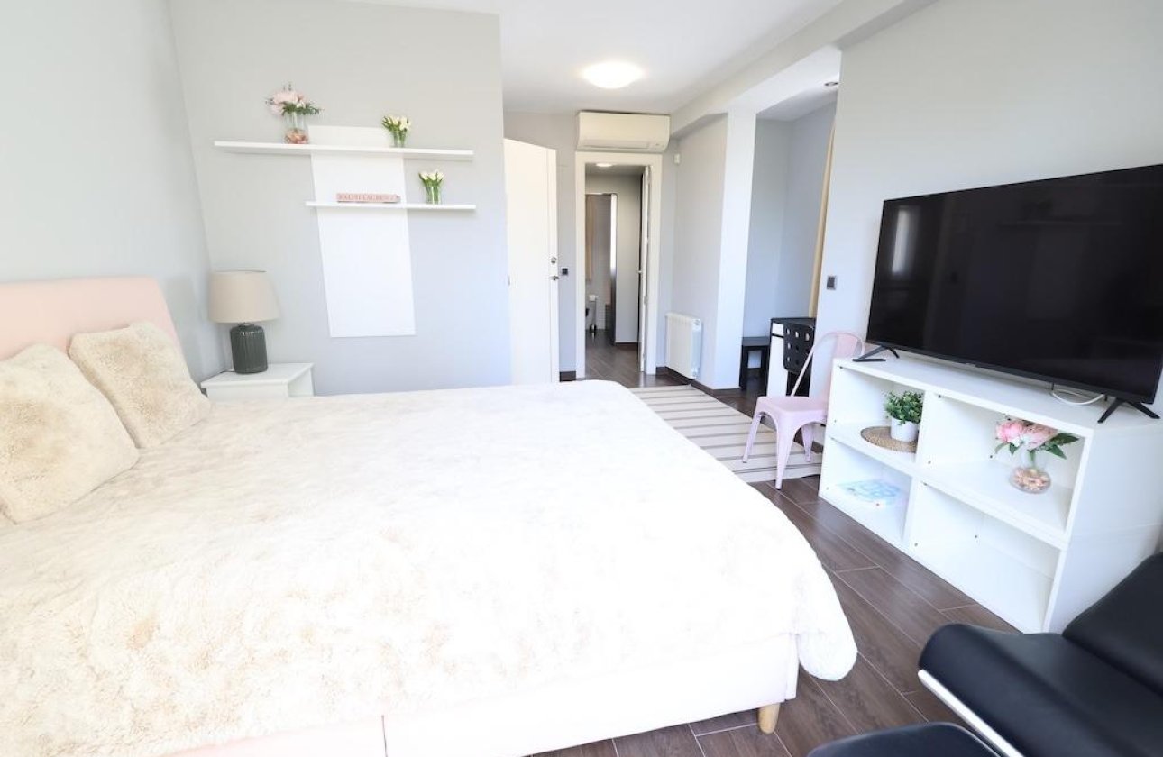 Revente - Villa -
Cabo Roig - Costa Blanca