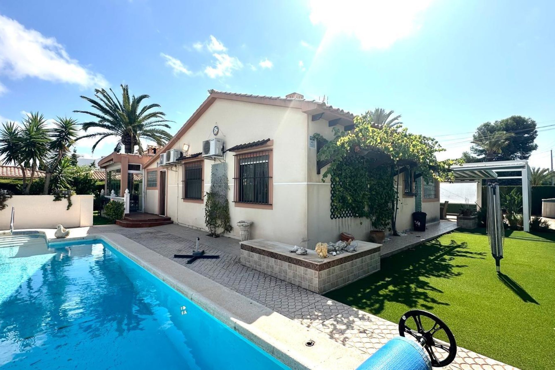 Revente - Villa -
Cabo Roig - Costa Blanca