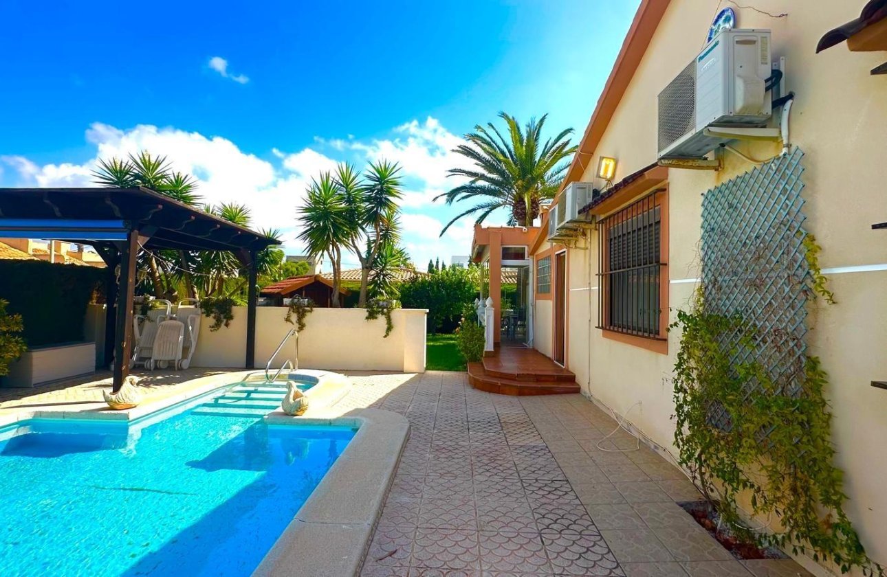 Revente - Villa -
Cabo Roig - Costa Blanca