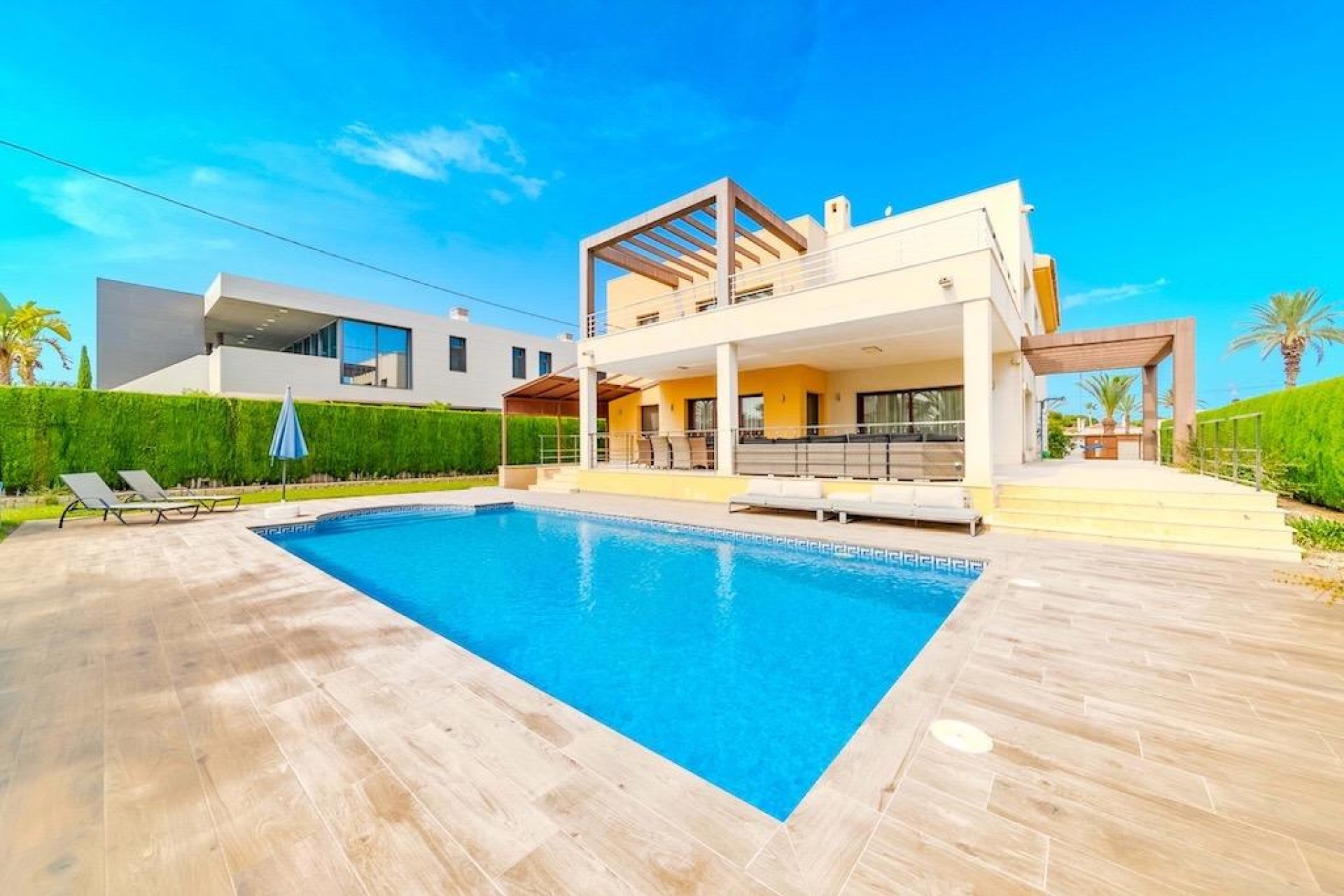 Revente - Villa -
Cabo Roig - Costa Blanca