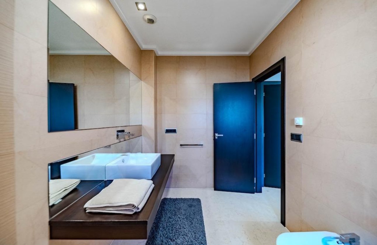 Revente - Villa -
Cabo Roig - Costa Blanca