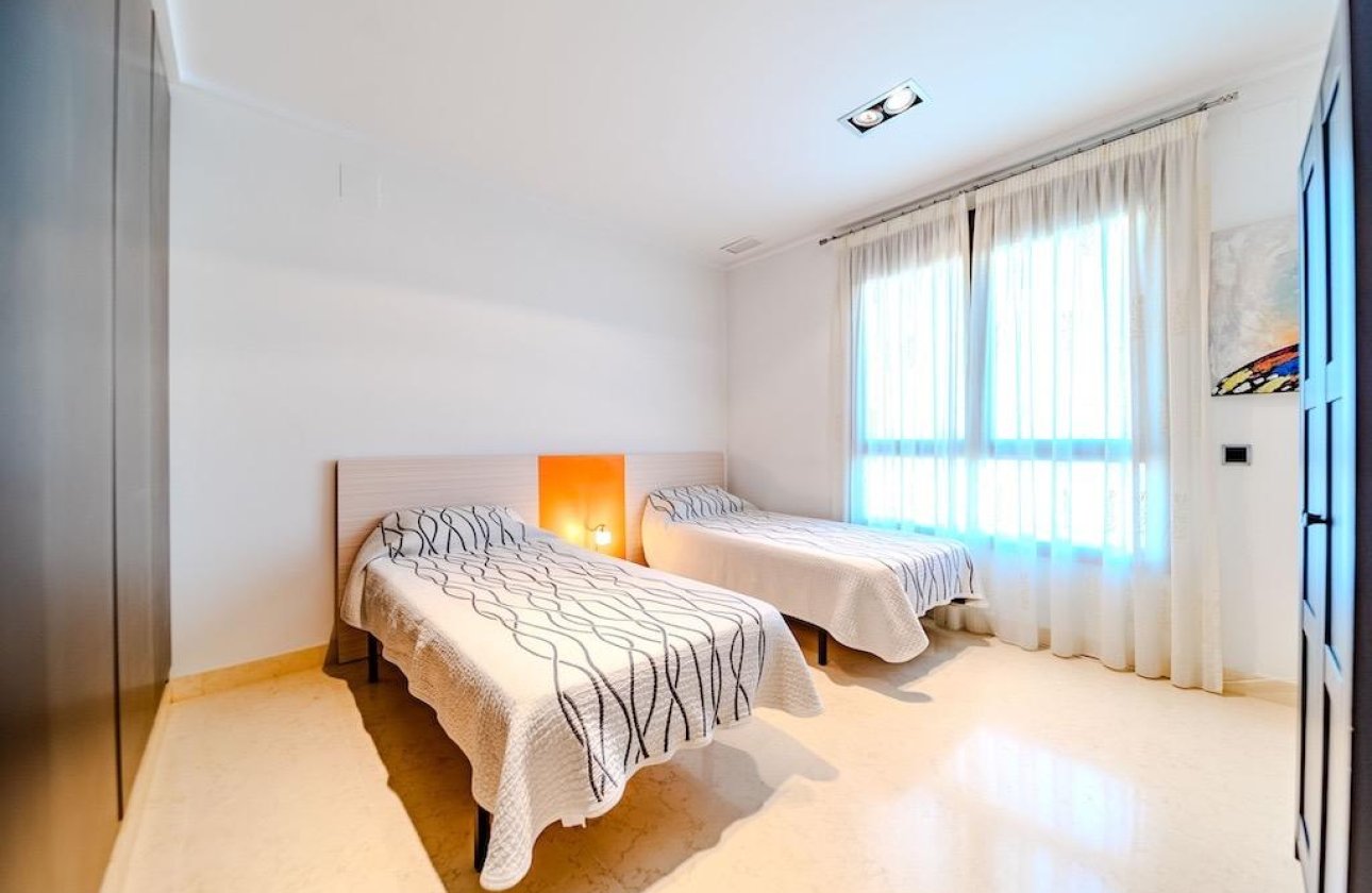 Revente - Villa -
Cabo Roig - Costa Blanca