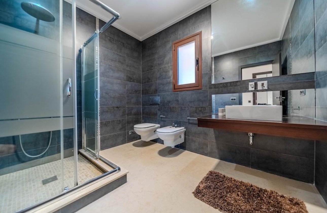 Revente - Villa -
Cabo Roig - Costa Blanca