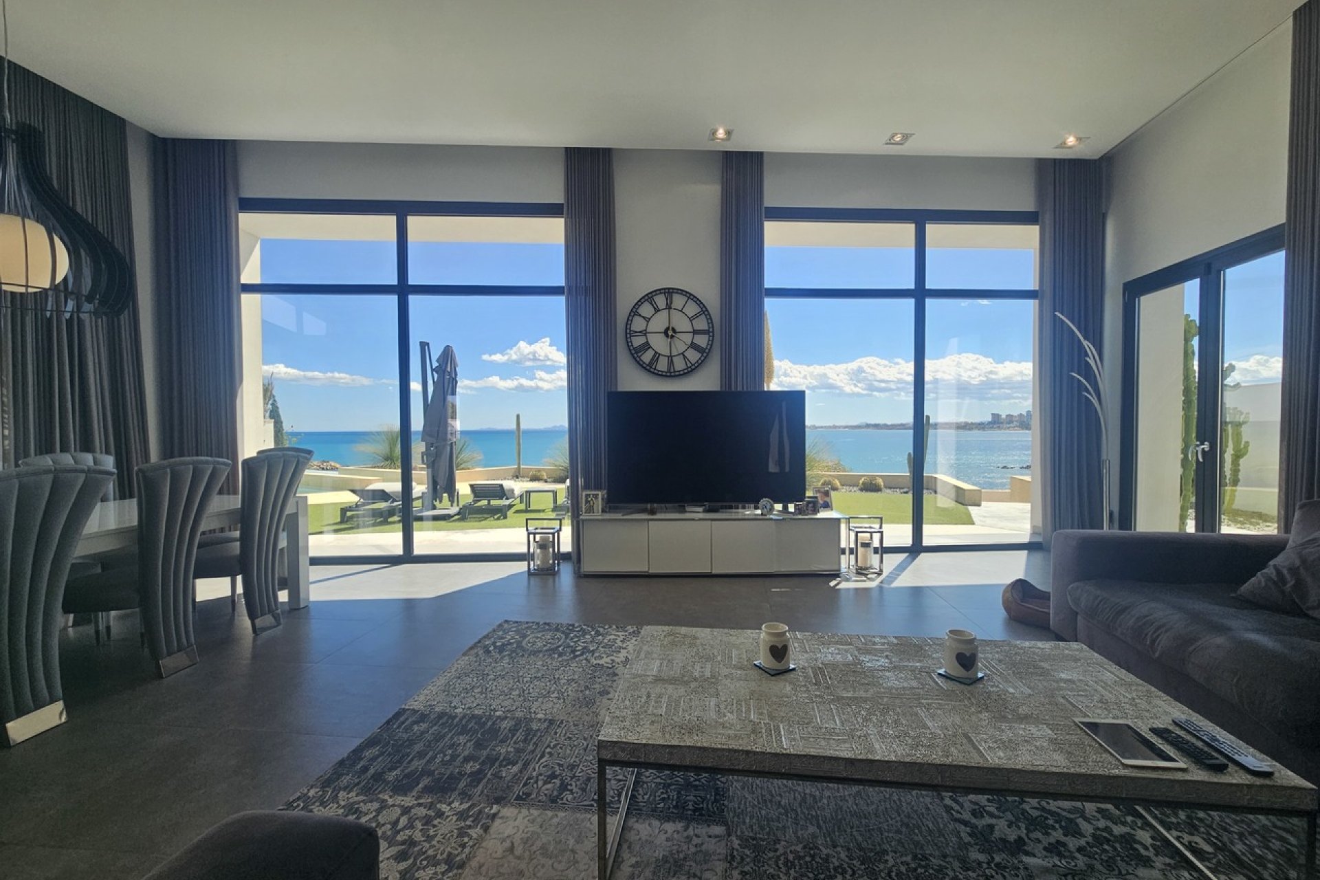 Revente - Villa -
Cabo Roig - Costa Blanca