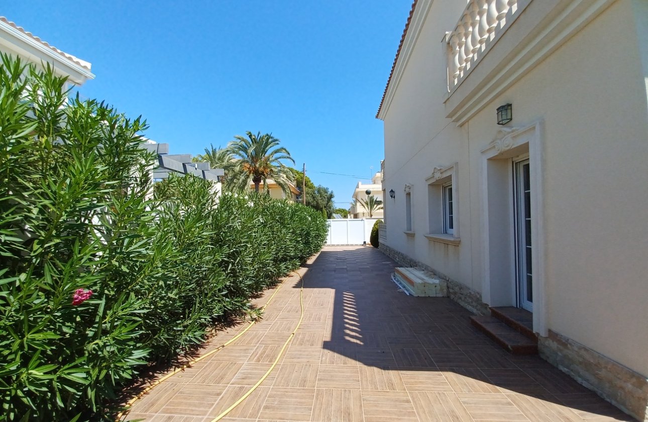 Revente - Villa -
Cabo Roig - Costa Blanca