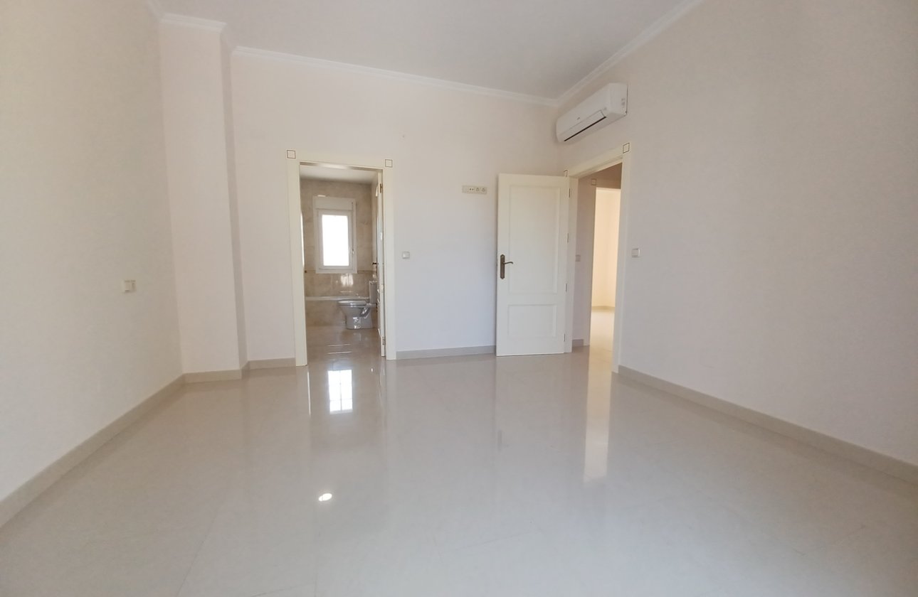 Revente - Villa -
Cabo Roig - Costa Blanca