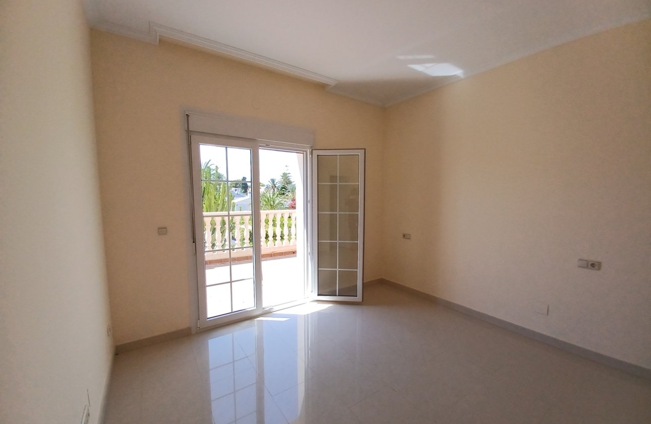 Revente - Villa -
Cabo Roig - Costa Blanca