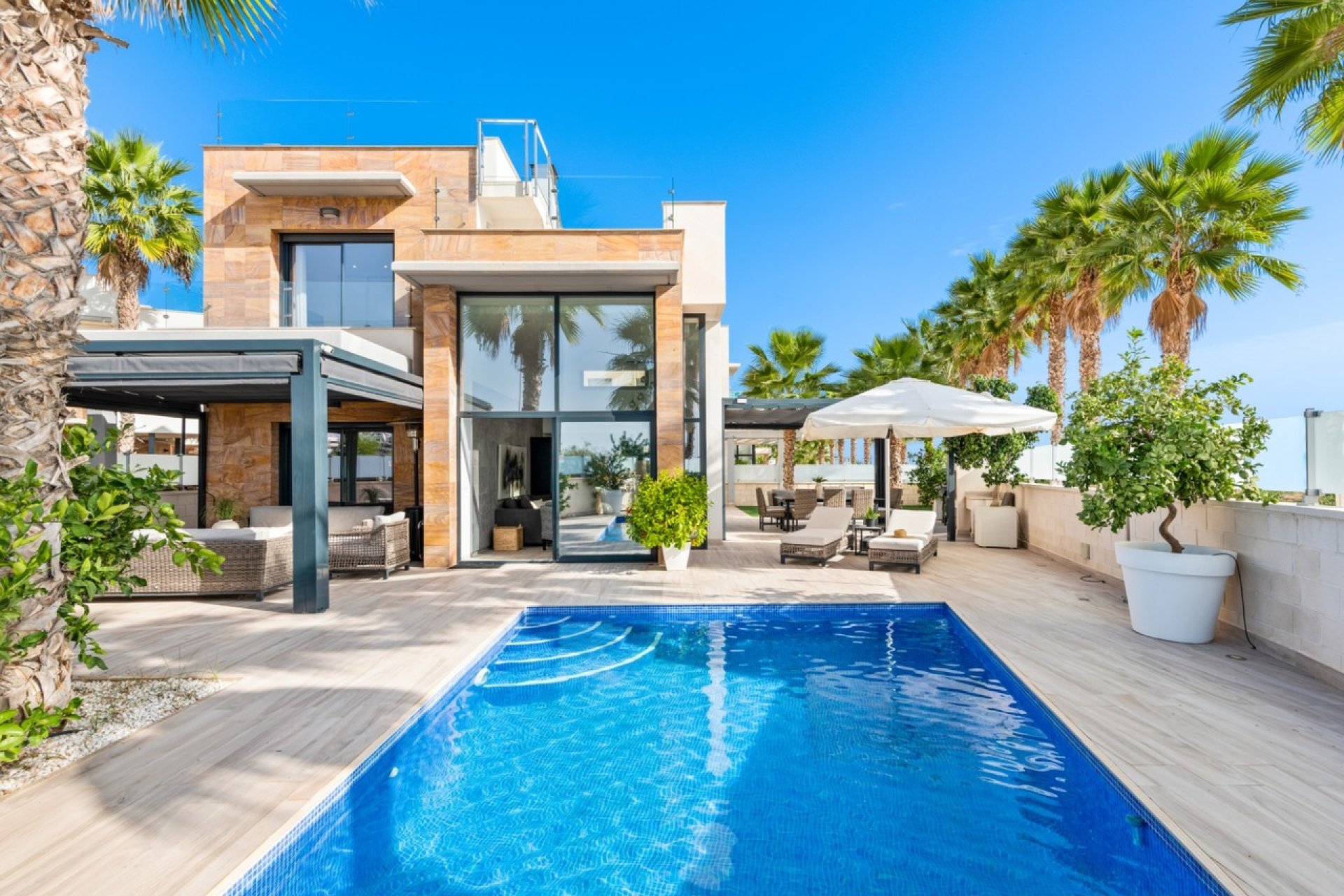 Revente - Villa -
Cabo Roig - Costa Blanca