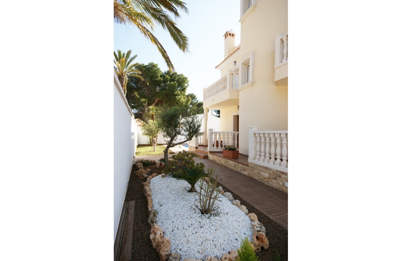 Revente - Villa -
Cabo Roig - Costa Blanca