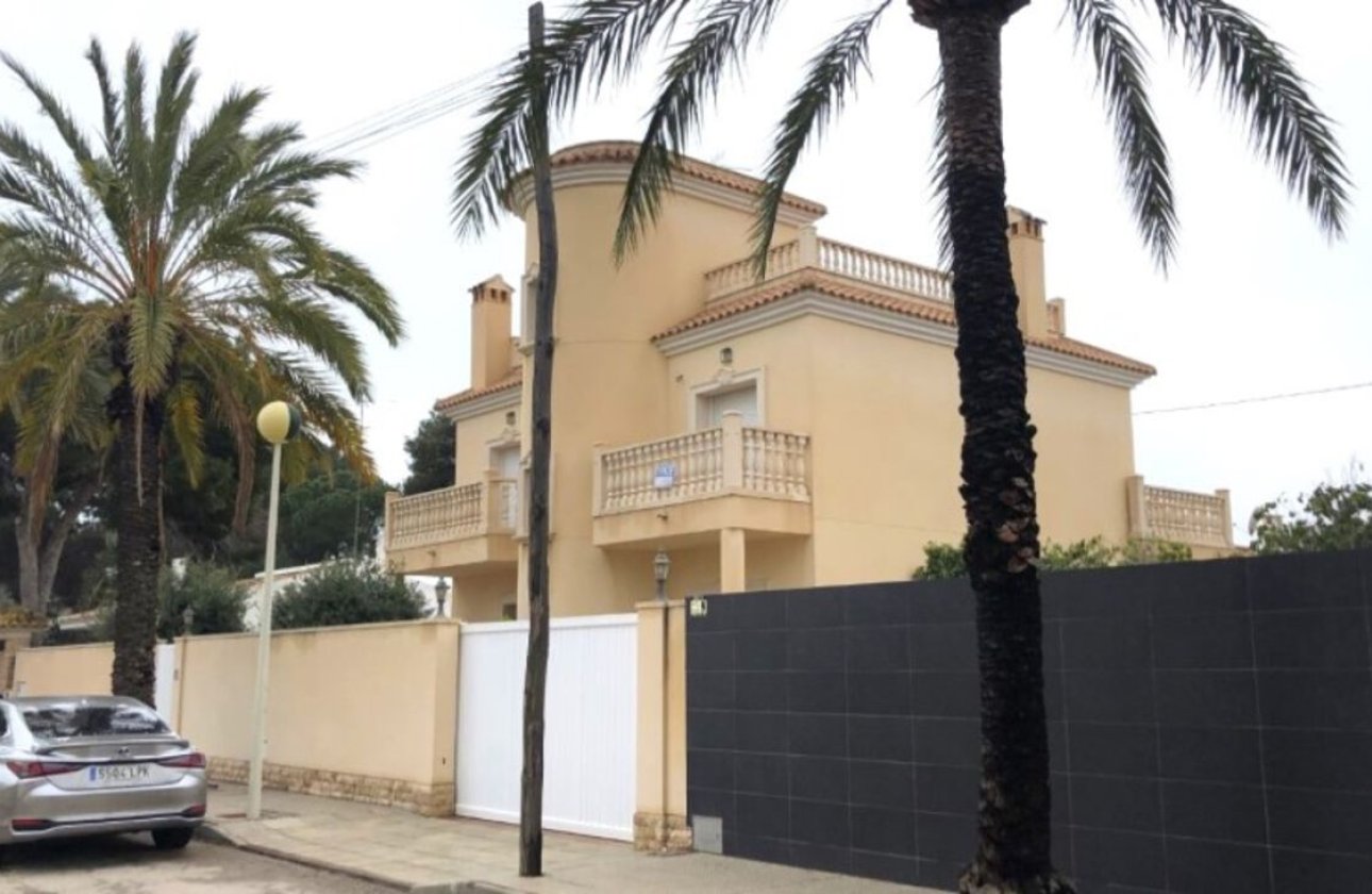 Revente - Villa -
Cabo Roig - Costa Blanca