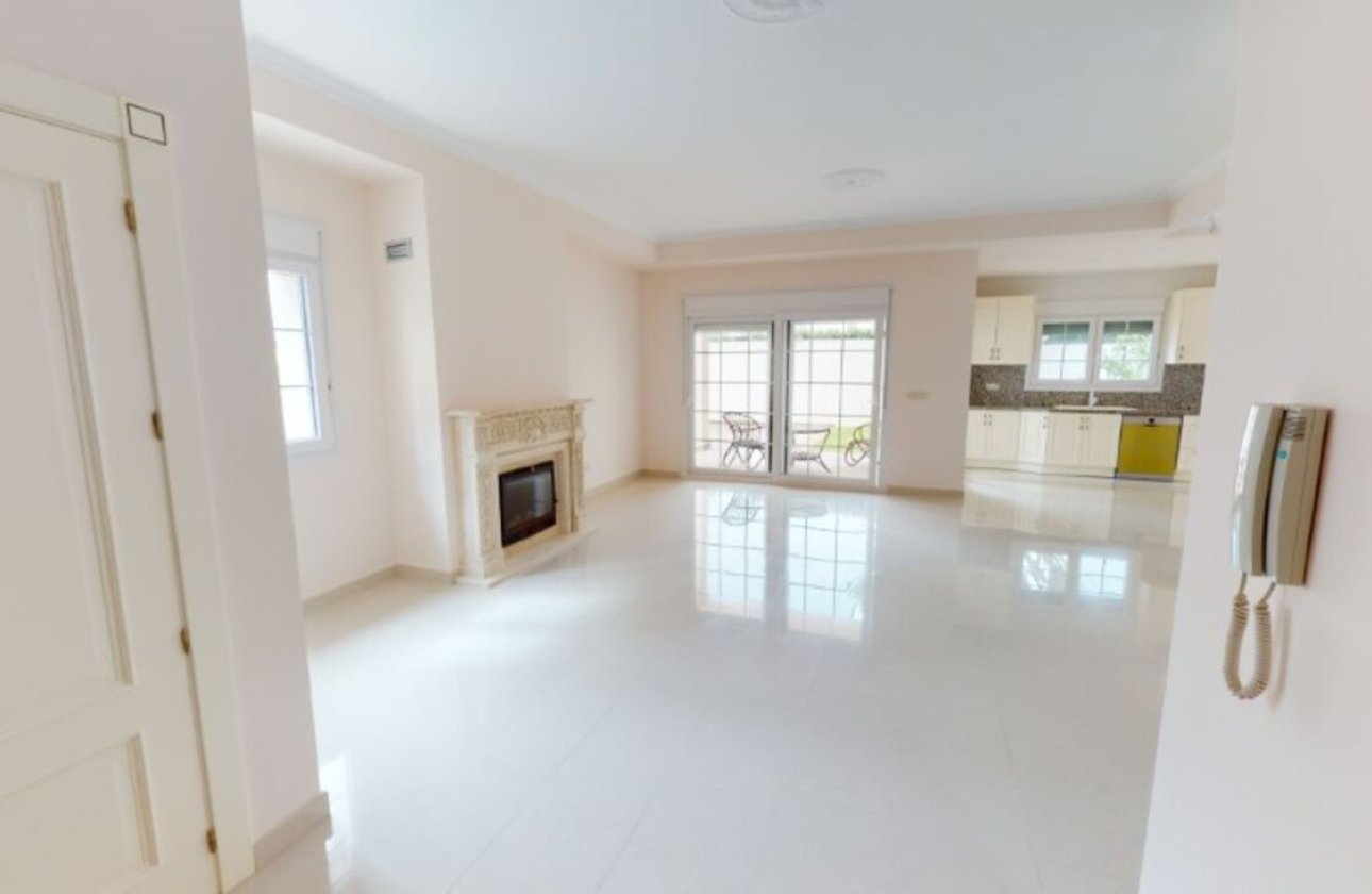 Revente - Villa -
Cabo Roig - Costa Blanca