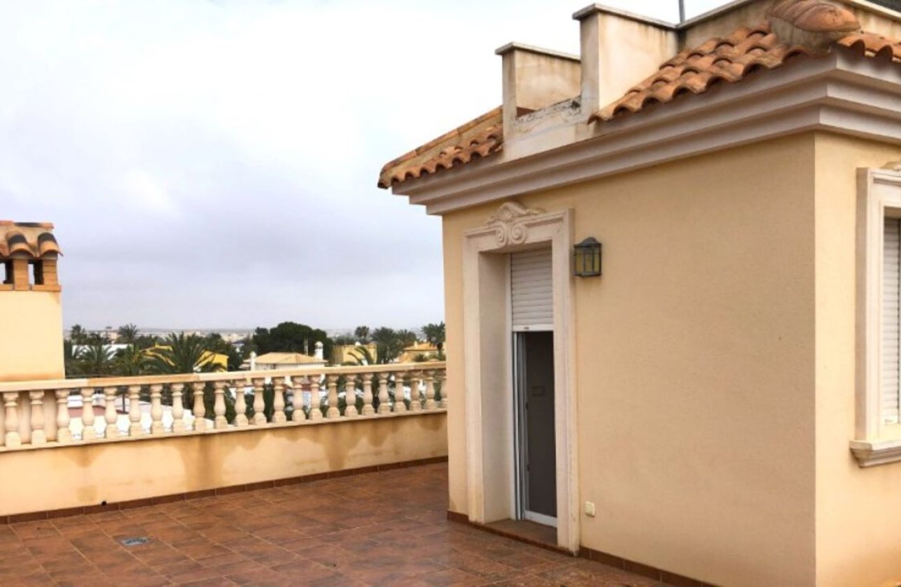 Revente - Villa -
Cabo Roig - Costa Blanca