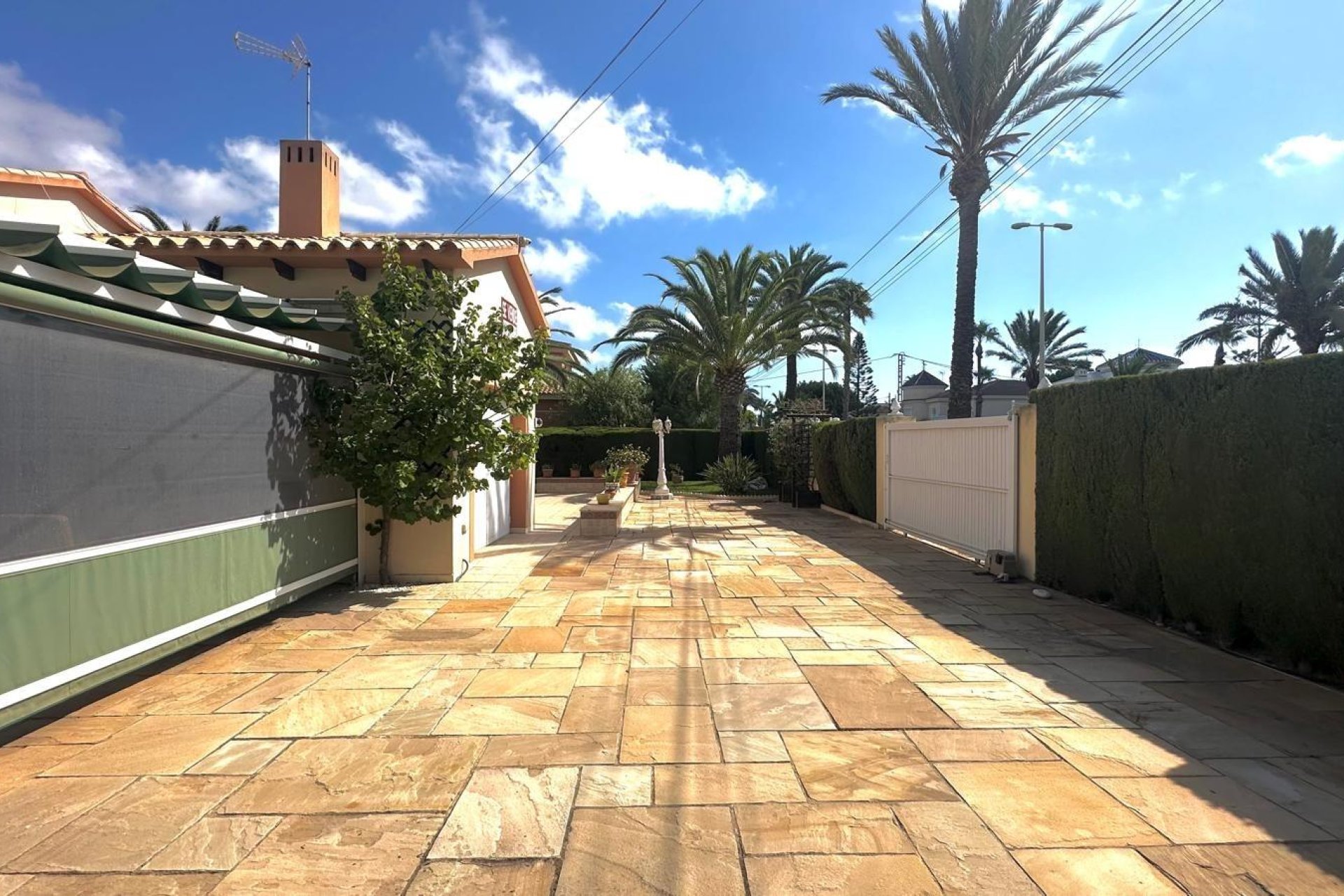 Revente - Villa -
Cabo Roig - Costa Blanca