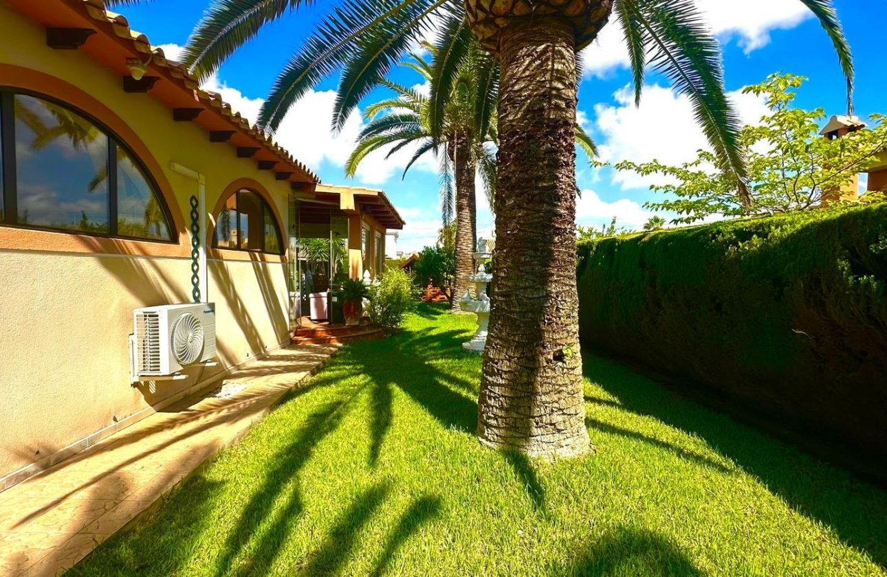 Revente - Villa -
Cabo Roig - Costa Blanca