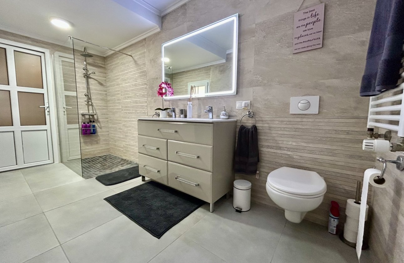 Revente - Villa -
Cabo Roig - Costa Blanca