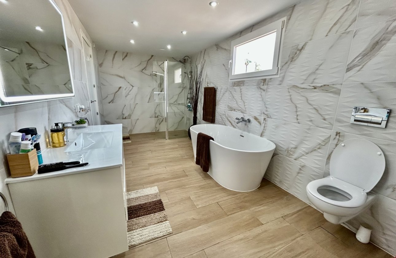 Revente - Villa -
Cabo Roig - Costa Blanca