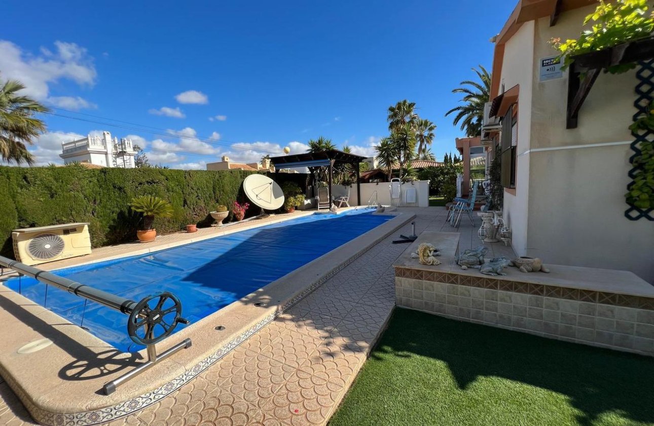 Revente - Villa -
Cabo Roig - Costa Blanca