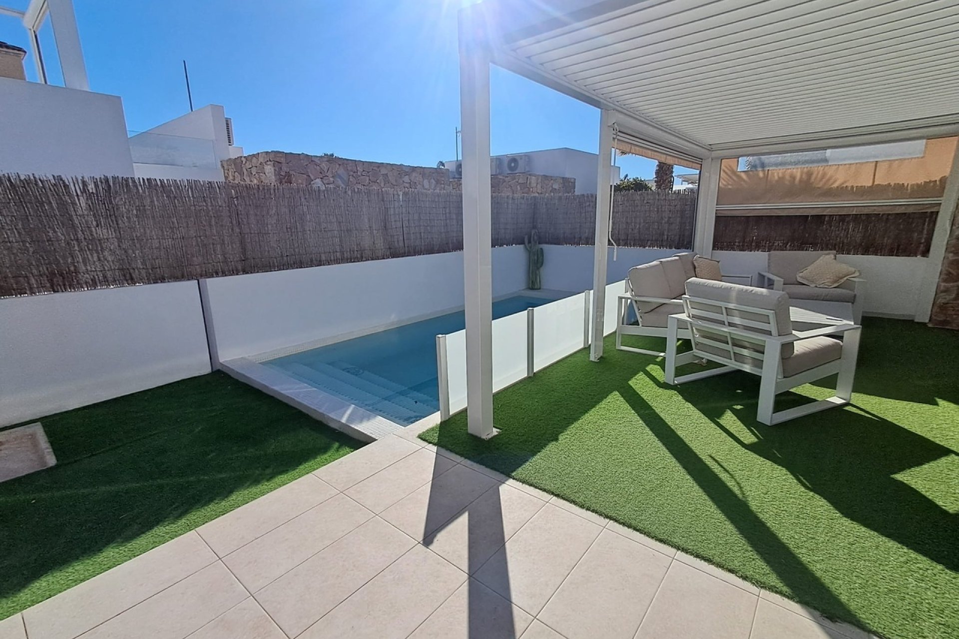 Revente - Villa -
Cabo Roig - Costa Blanca