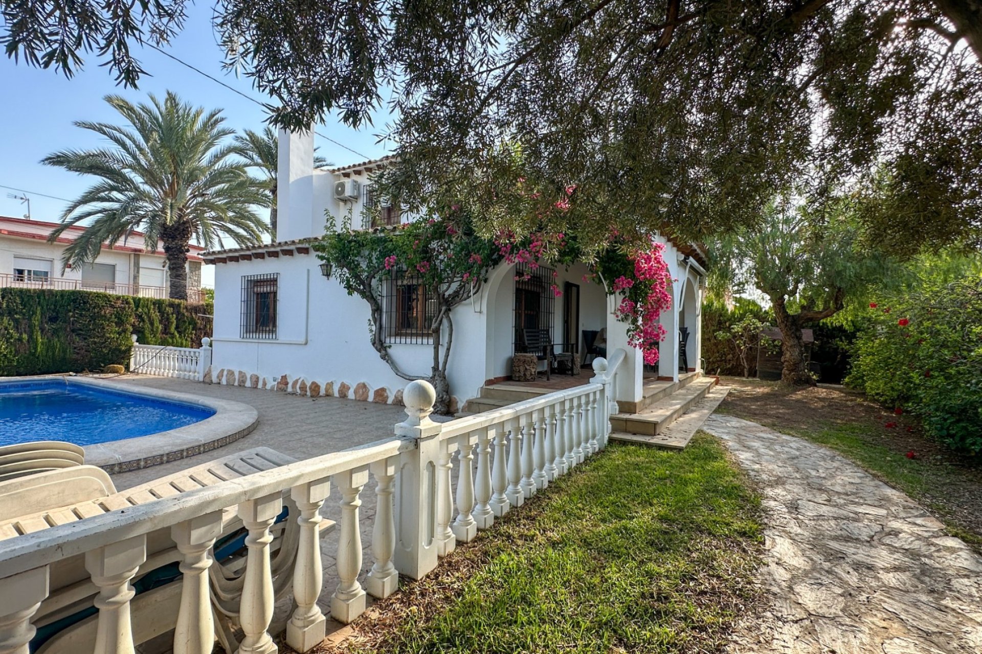 Revente - Villa -
Cabo Roig - Costa Blanca