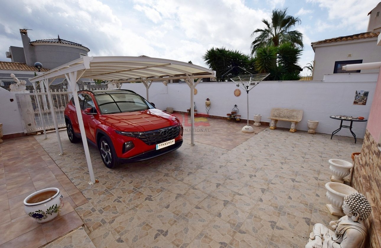 Revente - Villa -
Cabo Roig - Costa Blanca
