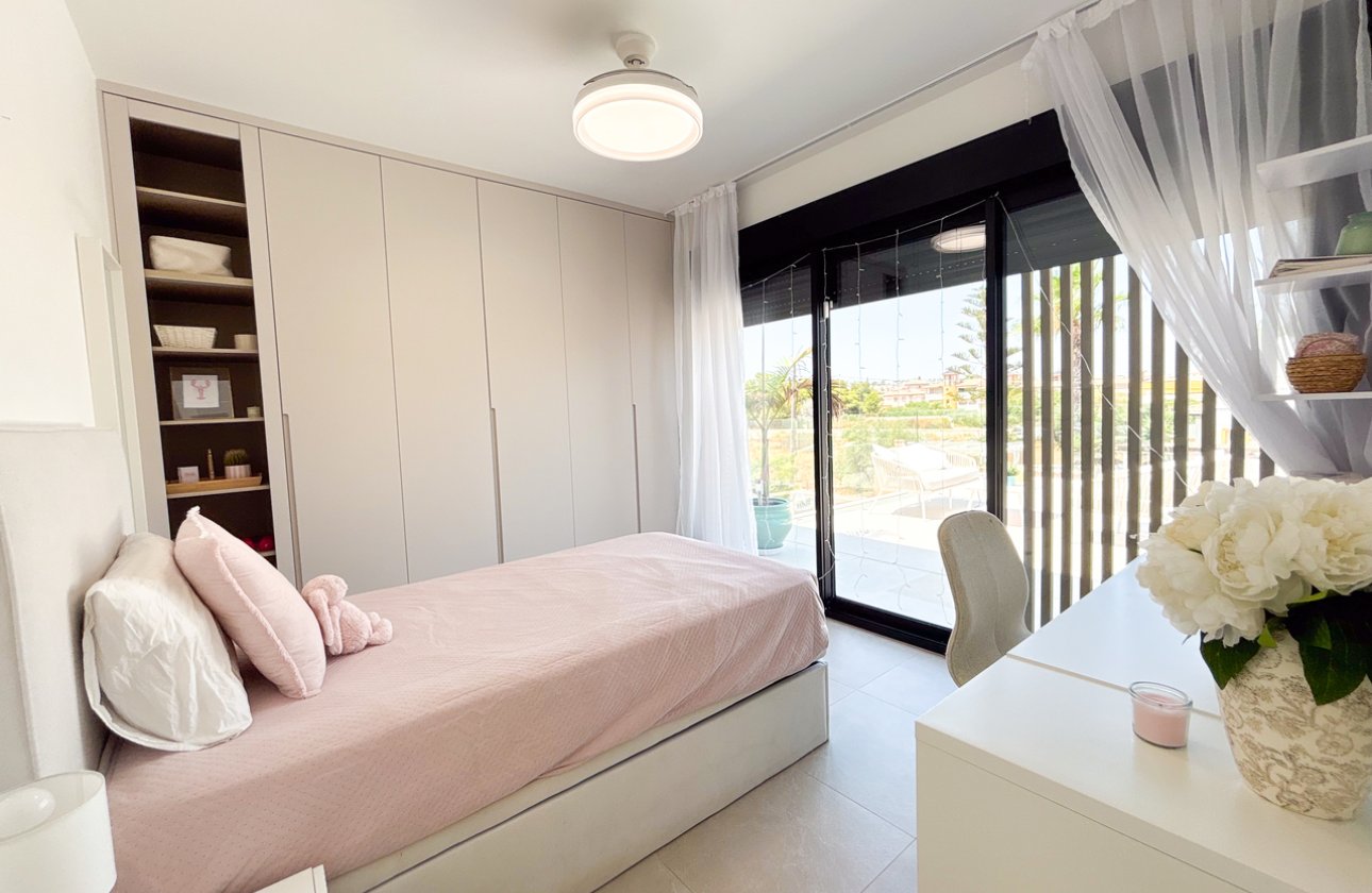 Revente - Villa -
Cabo Roig - Costa Blanca