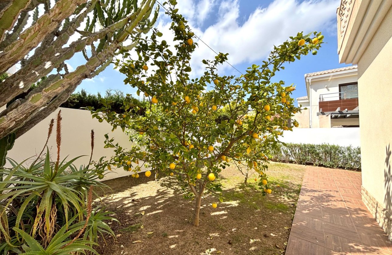 Revente - Villa -
Cabo Roig - Costa Blanca