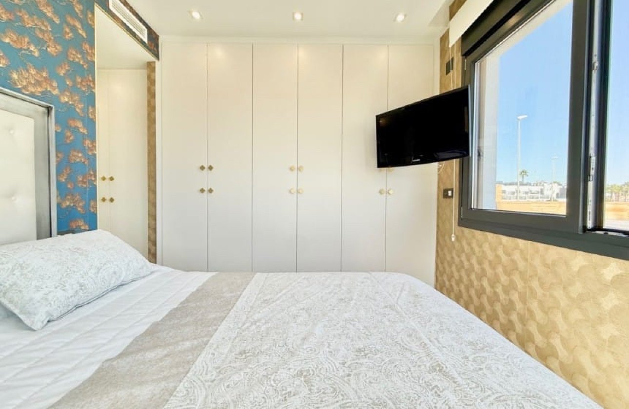 Revente - Villa -
Cabo Roig - Costa Blanca