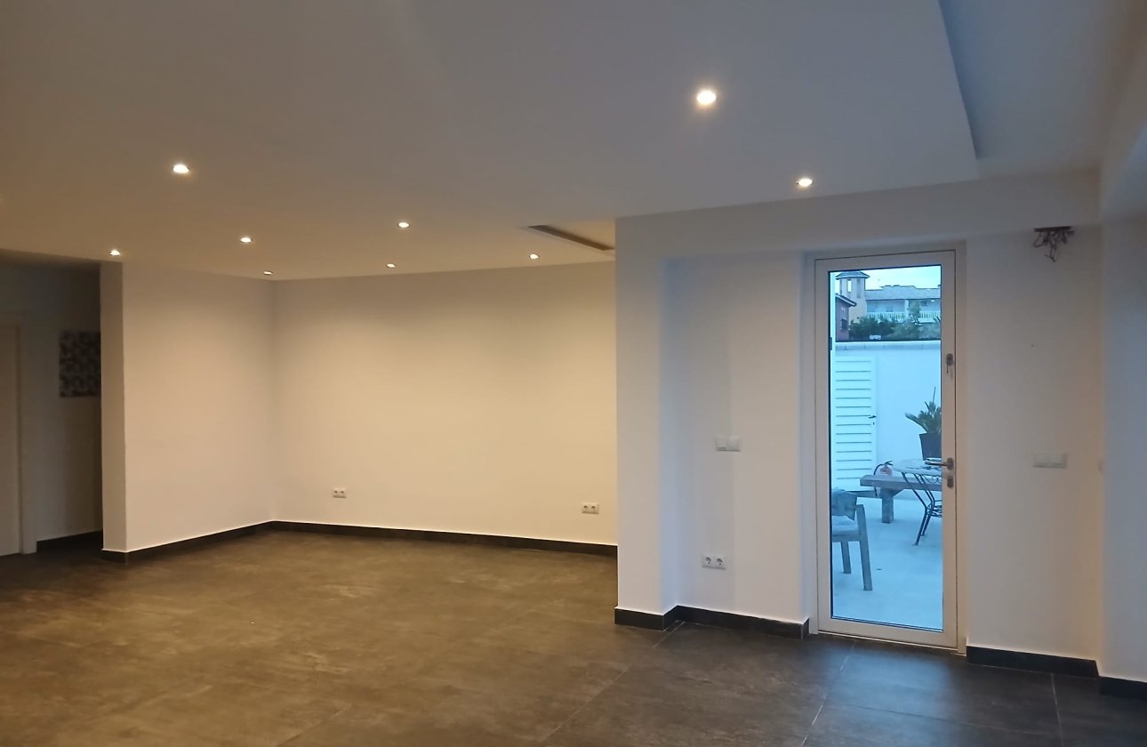 Revente - Villa -
Cabo Roig - Costa Blanca