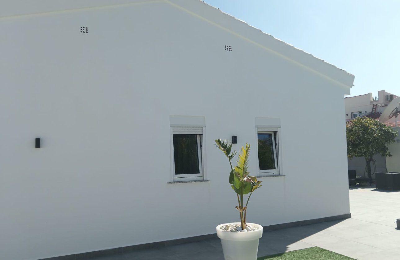 Revente - Villa -
Cabo Roig - Costa Blanca