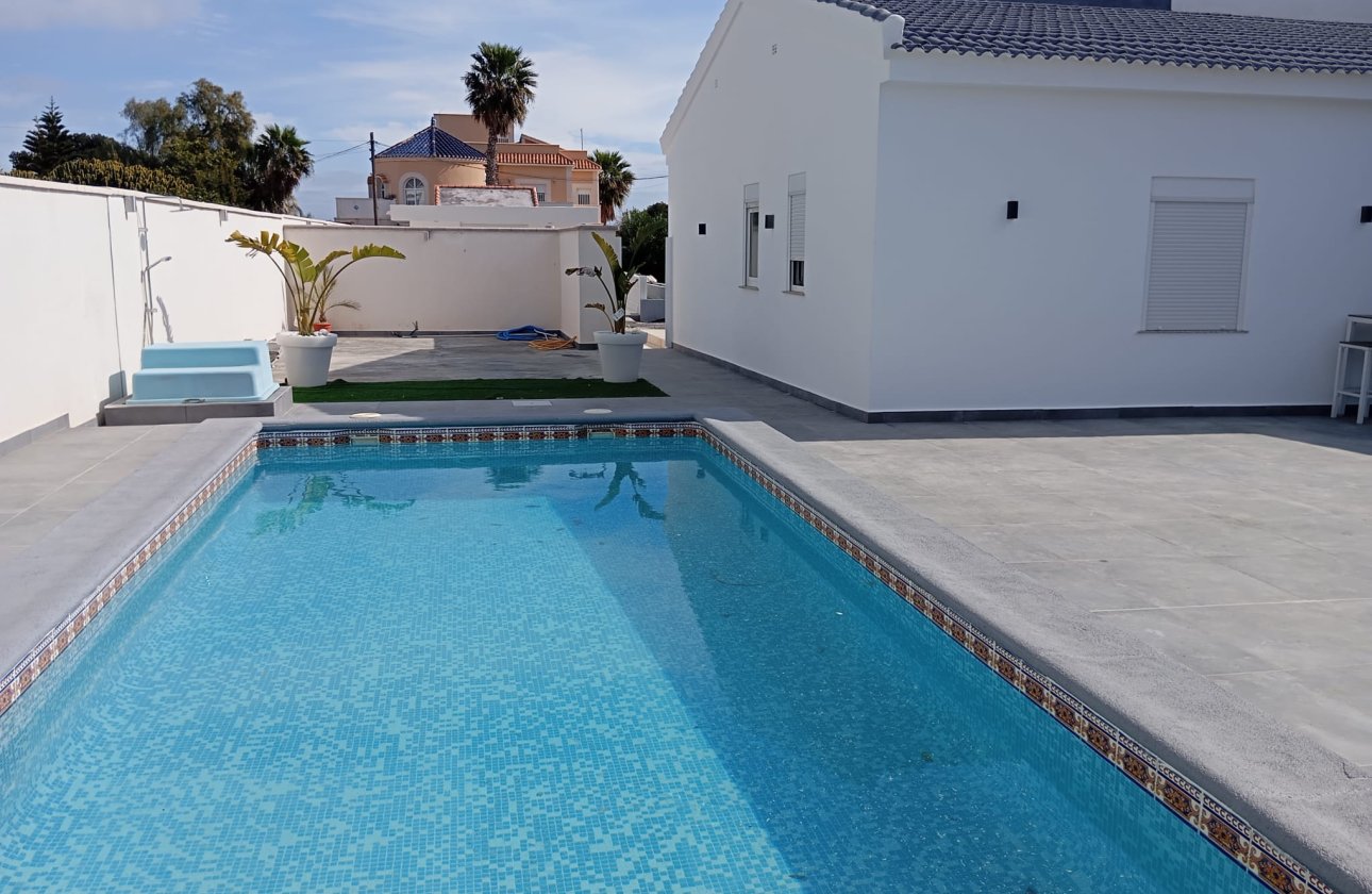Revente - Villa -
Cabo Roig - Costa Blanca