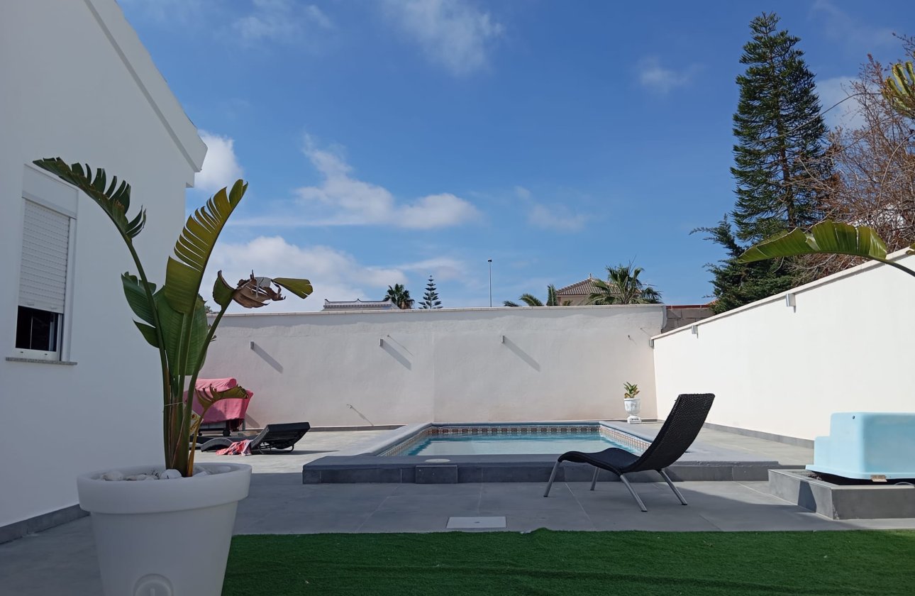Revente - Villa -
Cabo Roig - Costa Blanca