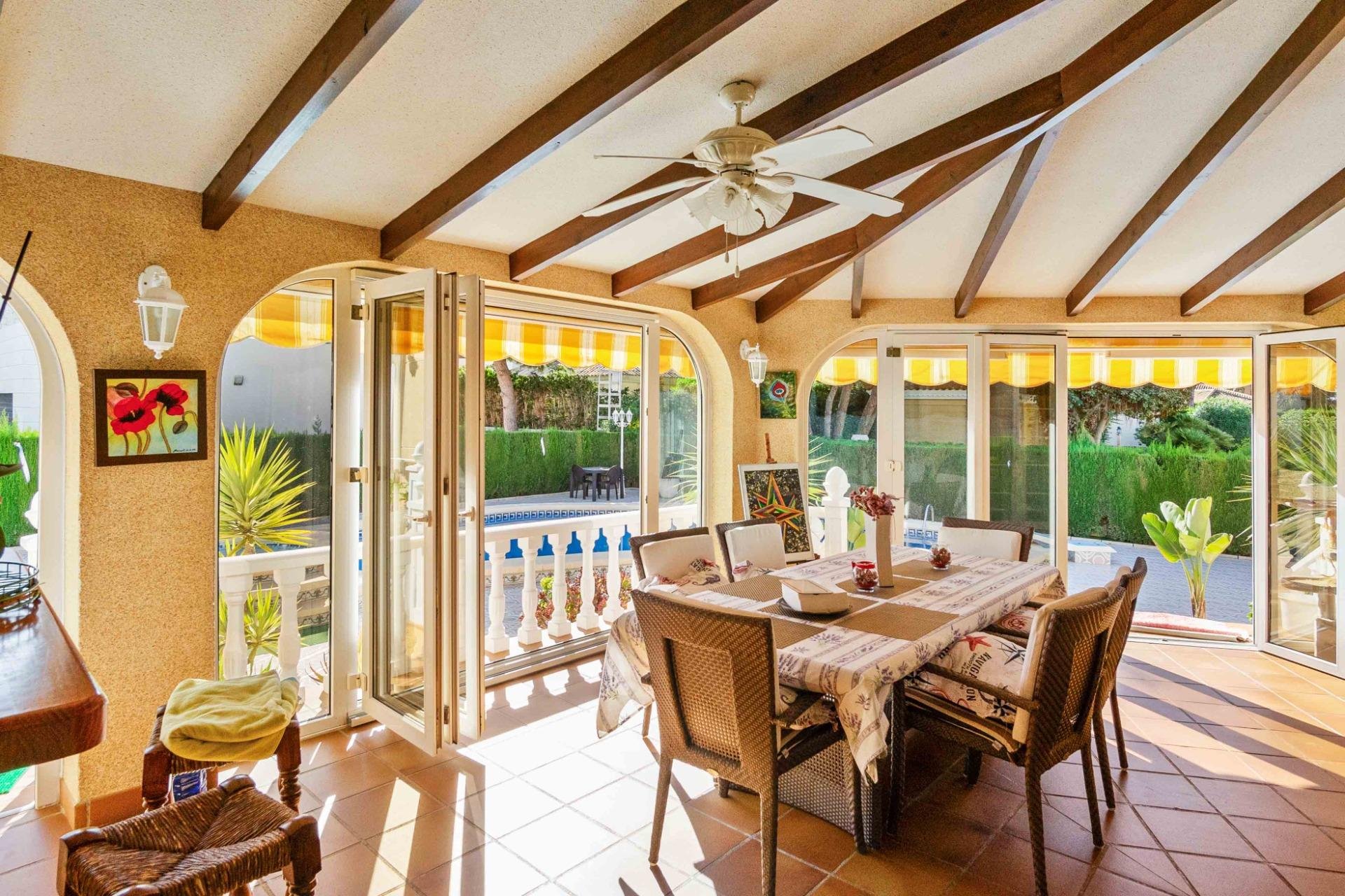 Revente - Villa -
Cabo Roig - Muy Cerca De La Playa