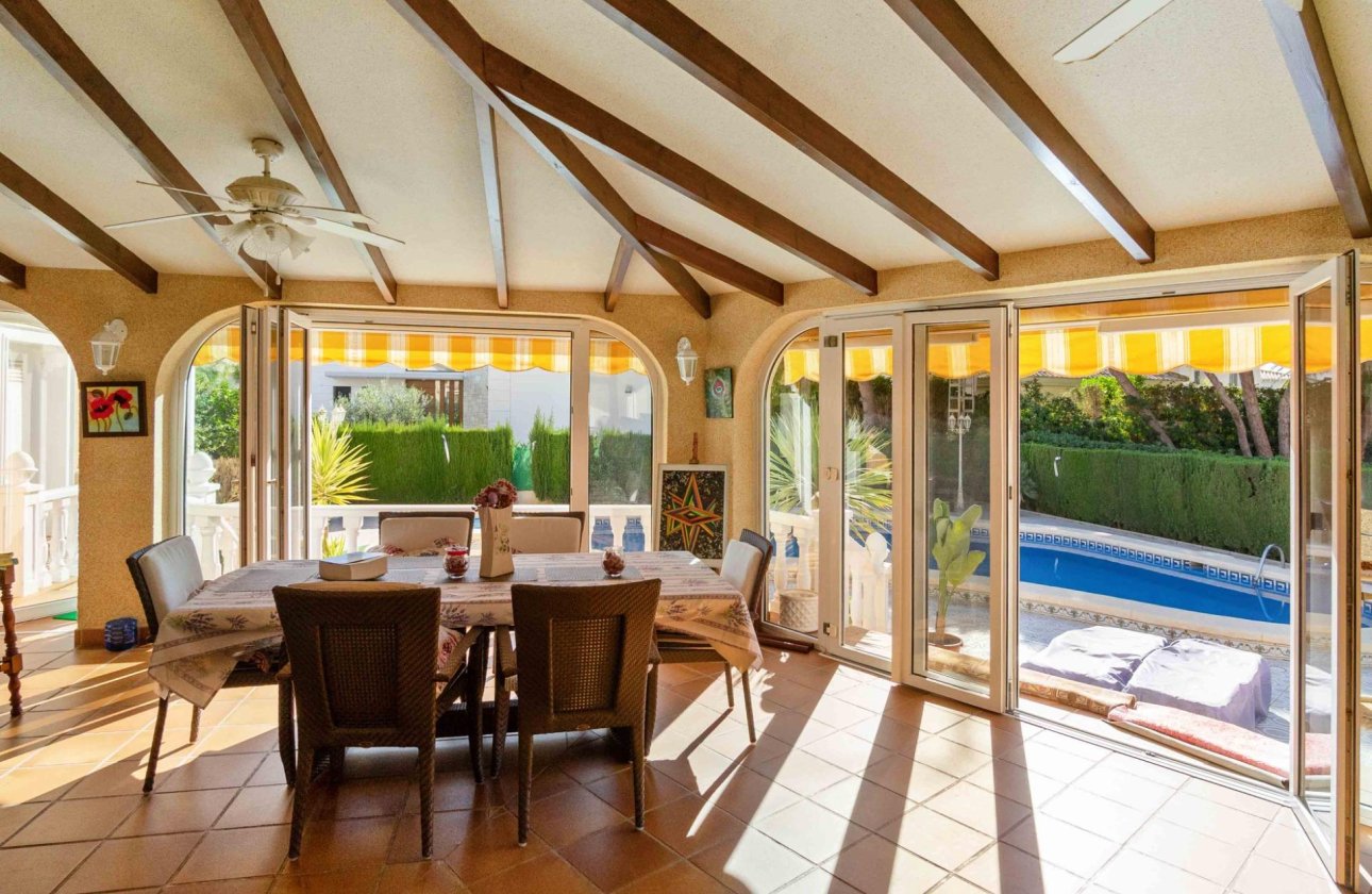 Revente - Villa -
Cabo Roig - Muy Cerca De La Playa