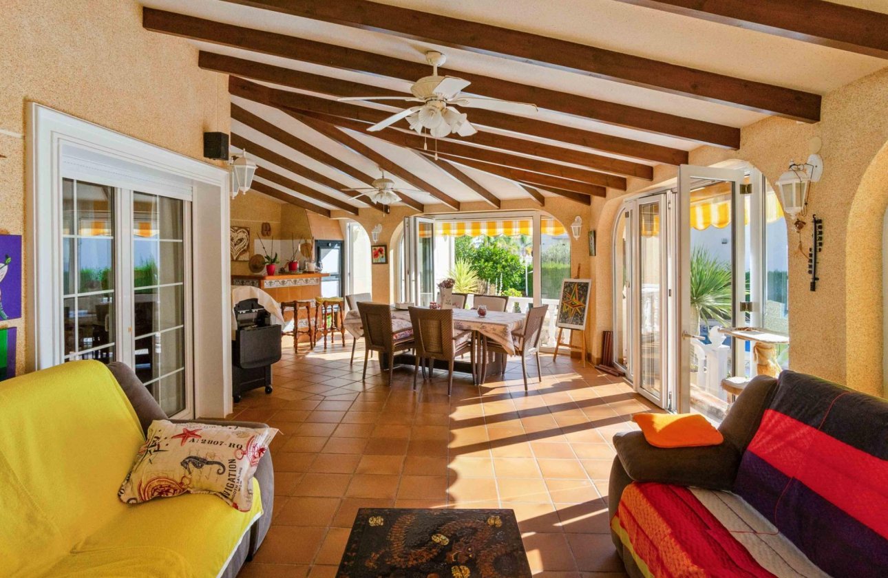 Revente - Villa -
Cabo Roig - Muy Cerca De La Playa