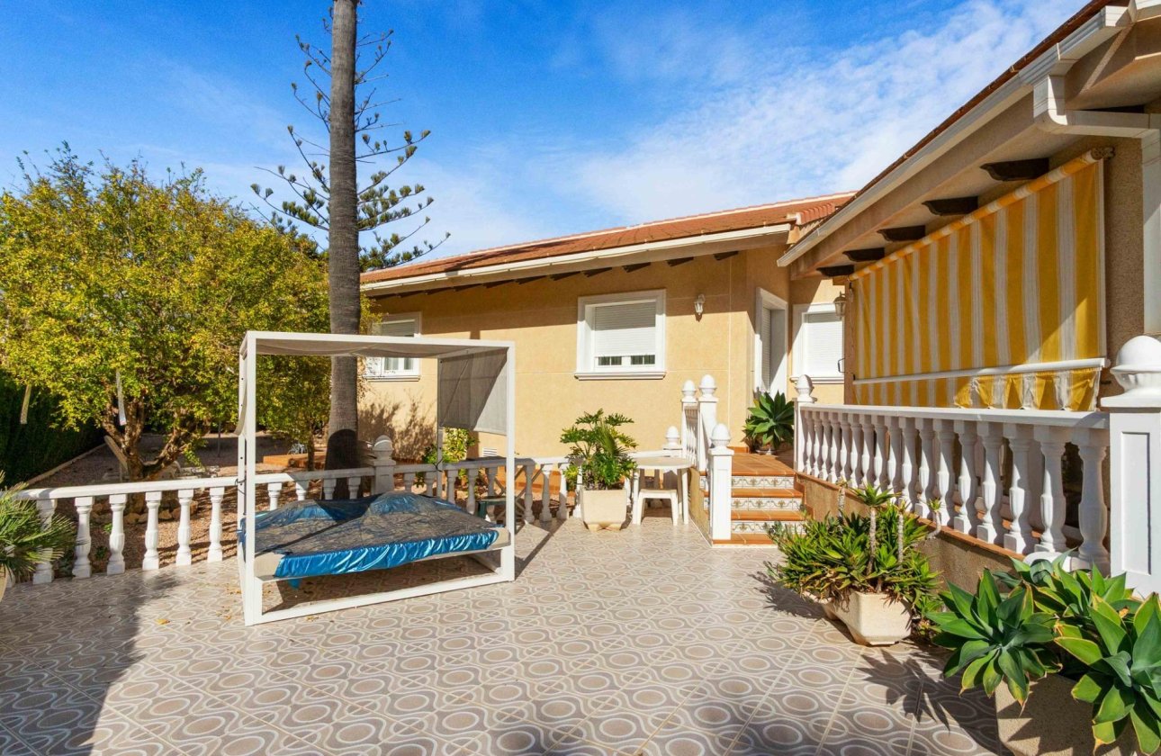 Revente - Villa -
Cabo Roig - Muy Cerca De La Playa