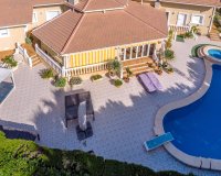 Revente - Villa -
Cabo Roig - Muy Cerca De La Playa