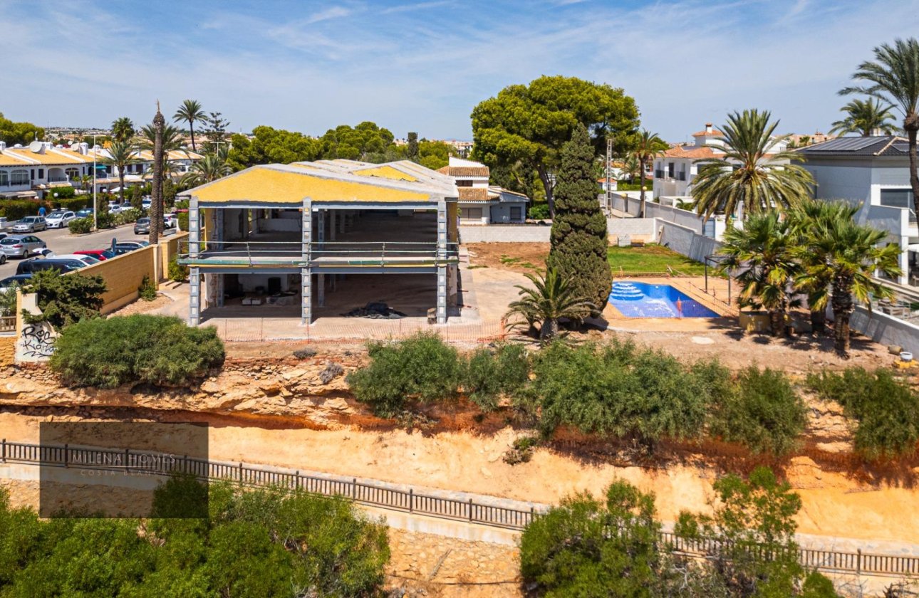 Revente - Villa -
Cabo Roig