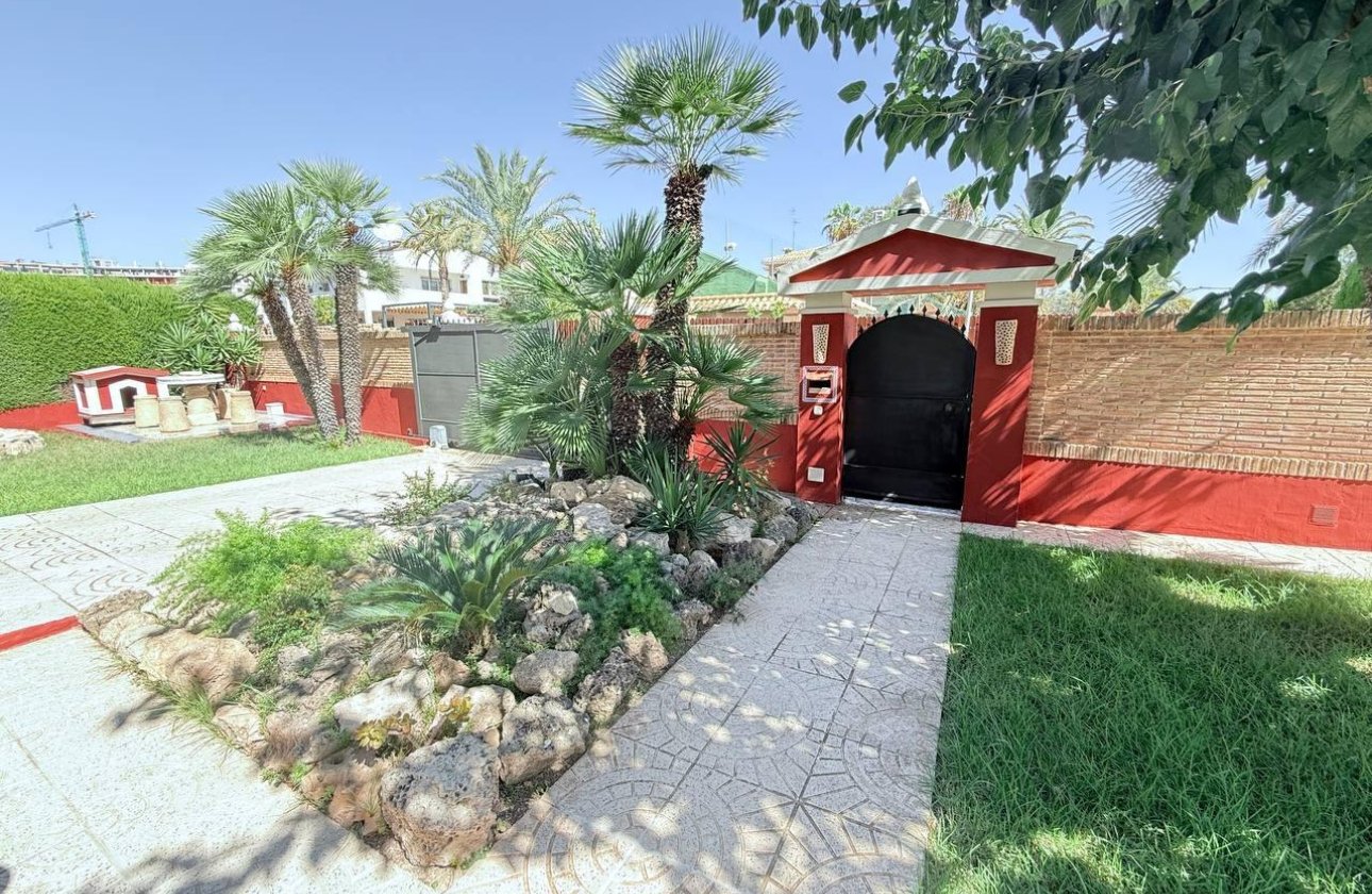 Revente - Villa -
Campoamor