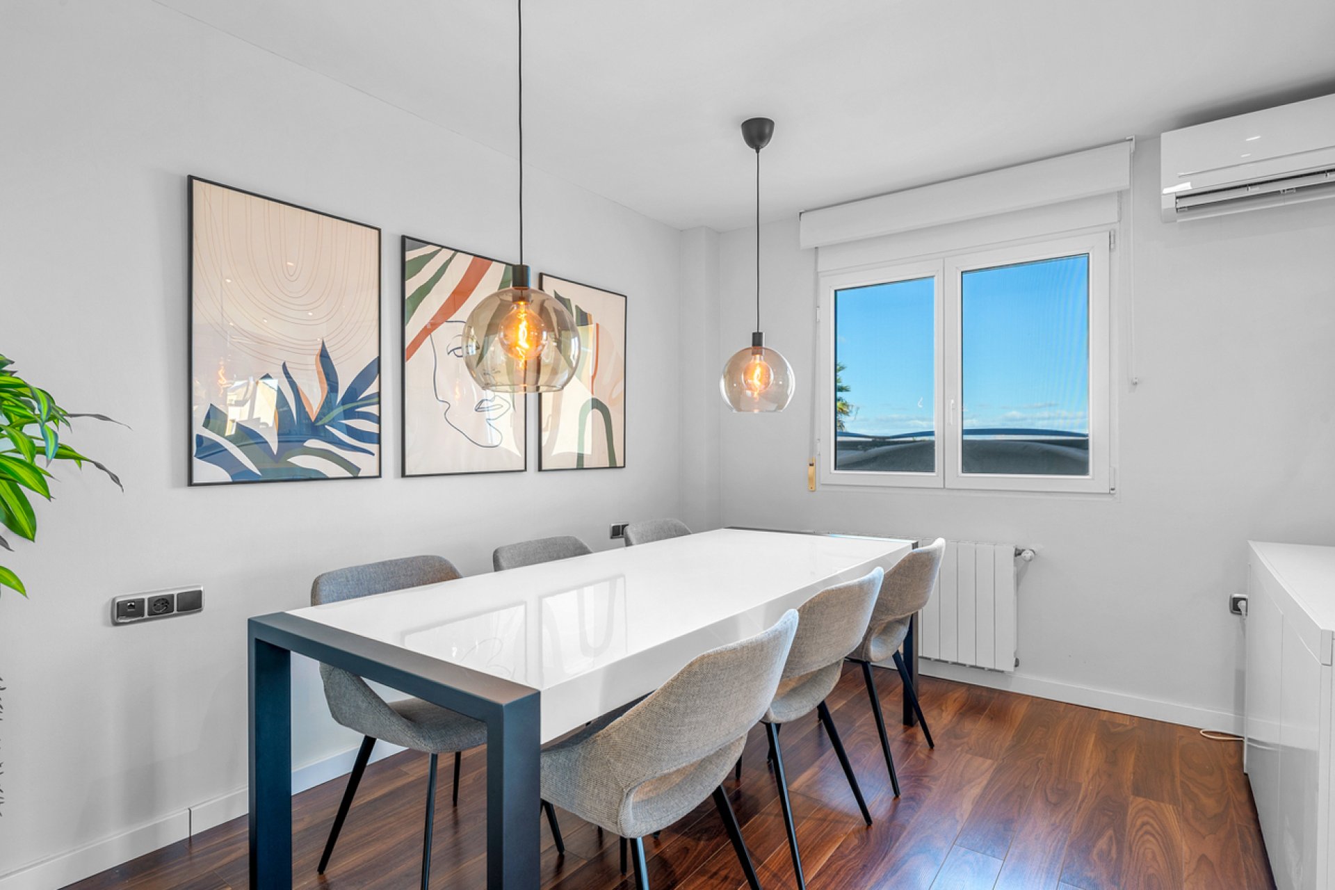 Revente - Villa -
Ciudad De Las Comunicaciones - Costa Blanca