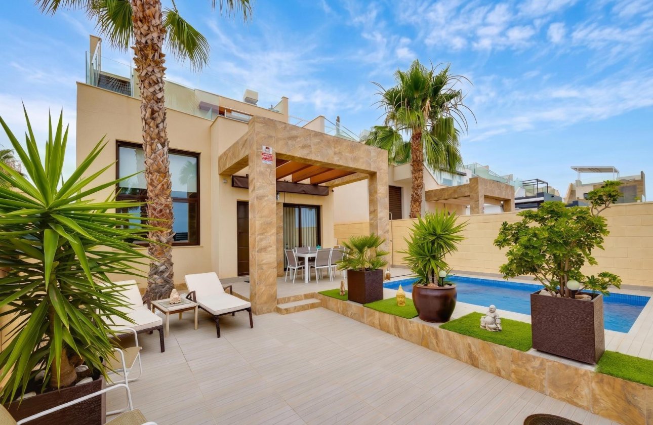 Revente - Villa -
Ciudad Quesada - Pueblo Bravo