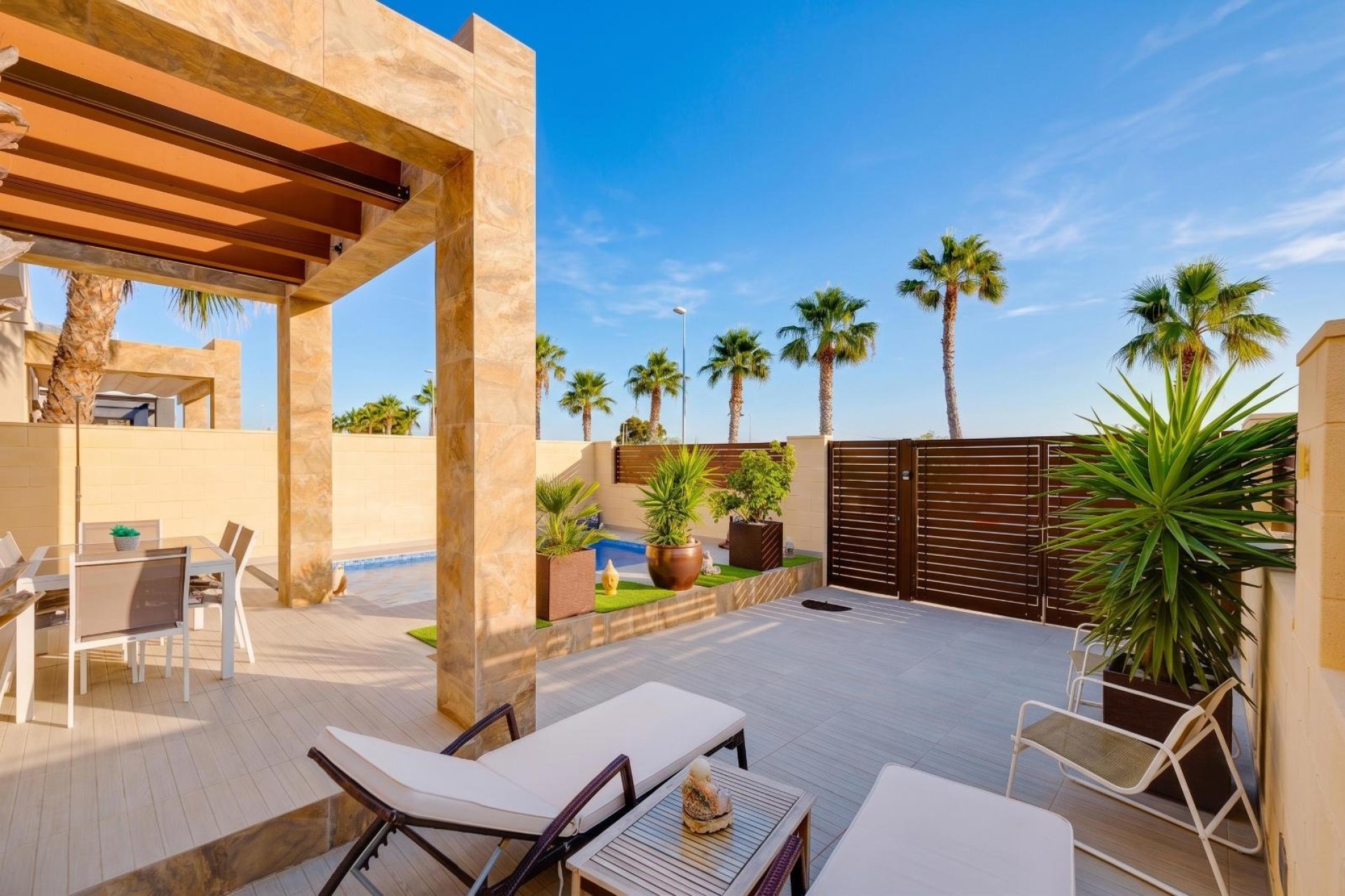 Revente - Villa -
Ciudad Quesada - Pueblo Bravo