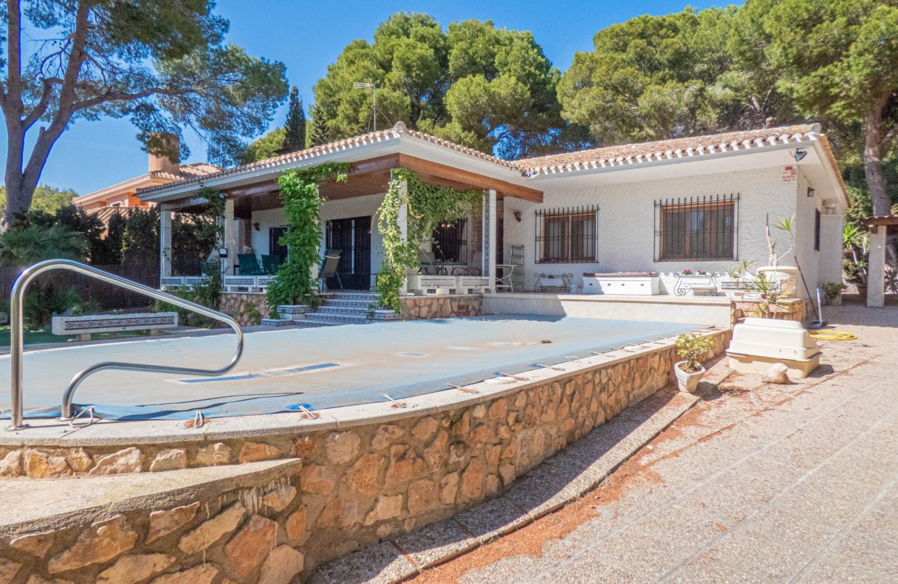 Revente - Villa -
Dehesa de Campoamor - Costa Blanca